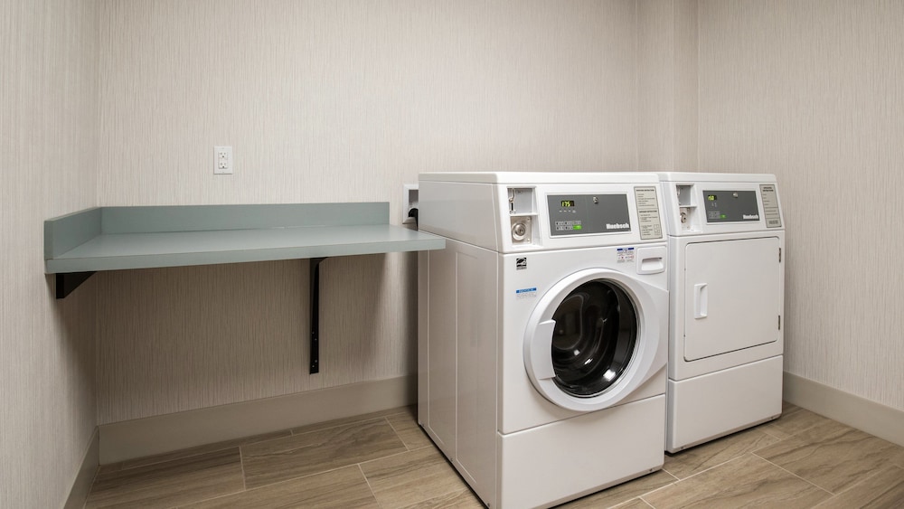 Holiday Inn Express & Suites Racine by IHG - photo 35