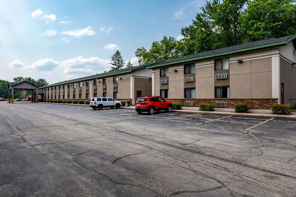 Quality Inn & Suites Marinette - photo 5