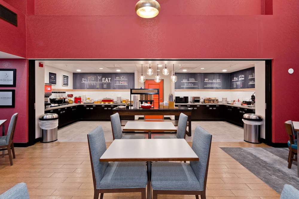Hampton Inn & Suites Palm Desert - photo 49
