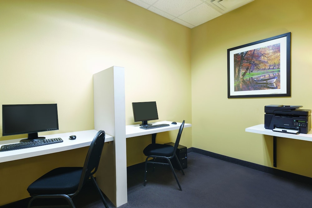 Bakken Airport Hotel and Suites XWA - photo 24