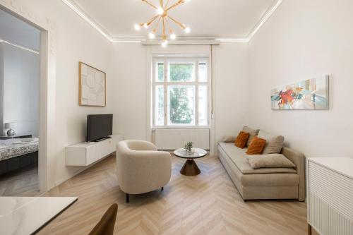 Classy & Cozy Dream Home in the Center of Budapest — 4-Star Luxury Hotel in Budapest, Hungary