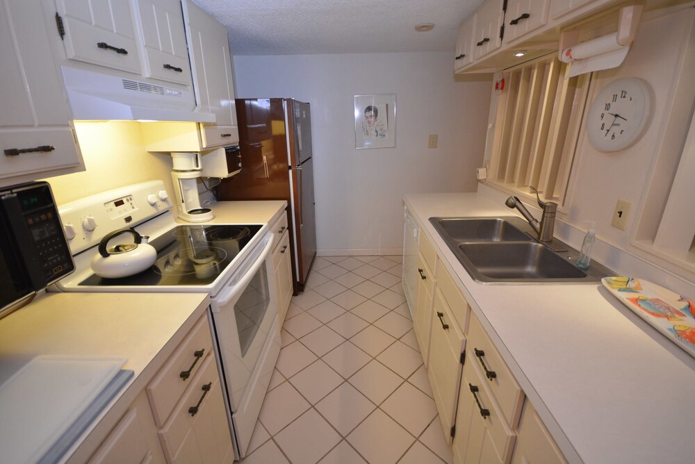 Covington Towers 103 2 Br Condo - photo 2
