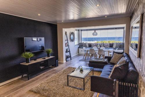 67 Whale Rock Estate Hermanus — 4-Star Luxury Hotel in Hermanus, South Africa