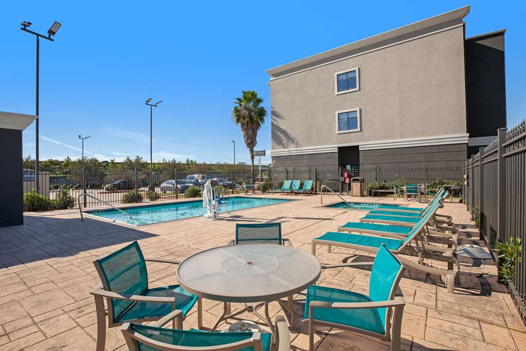 La Quinta Inn & Suites By Wyndham Houston Pasadena North - photo 6