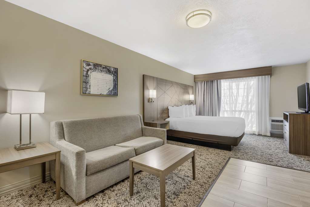 Best Western Plus Grand Manor Inn - photo 29