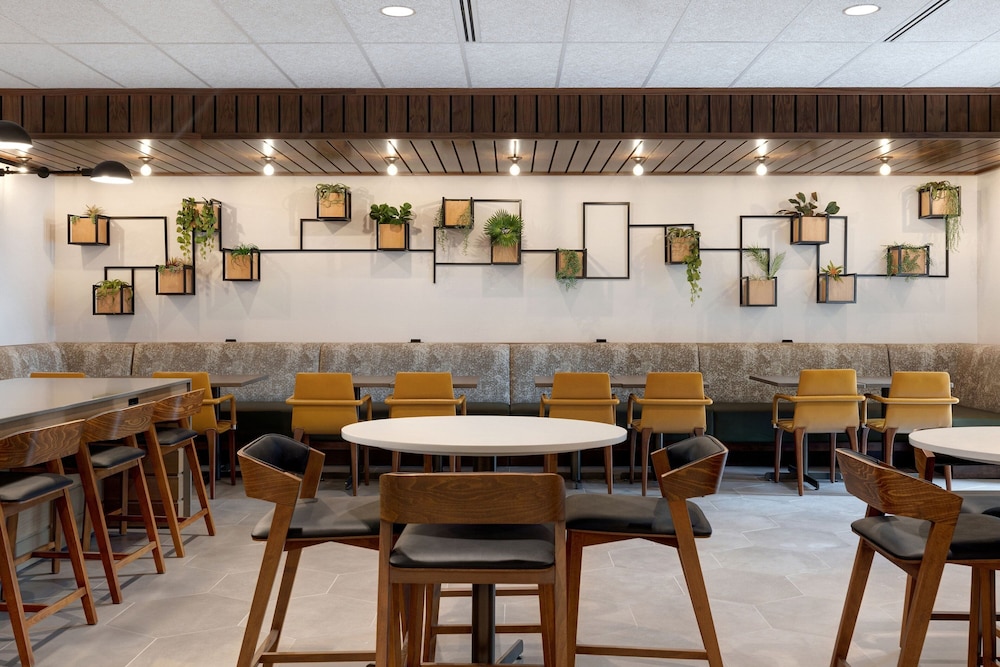 Fairfield Inn & Suites By Marriott Minneapolis Downtown - photo 34