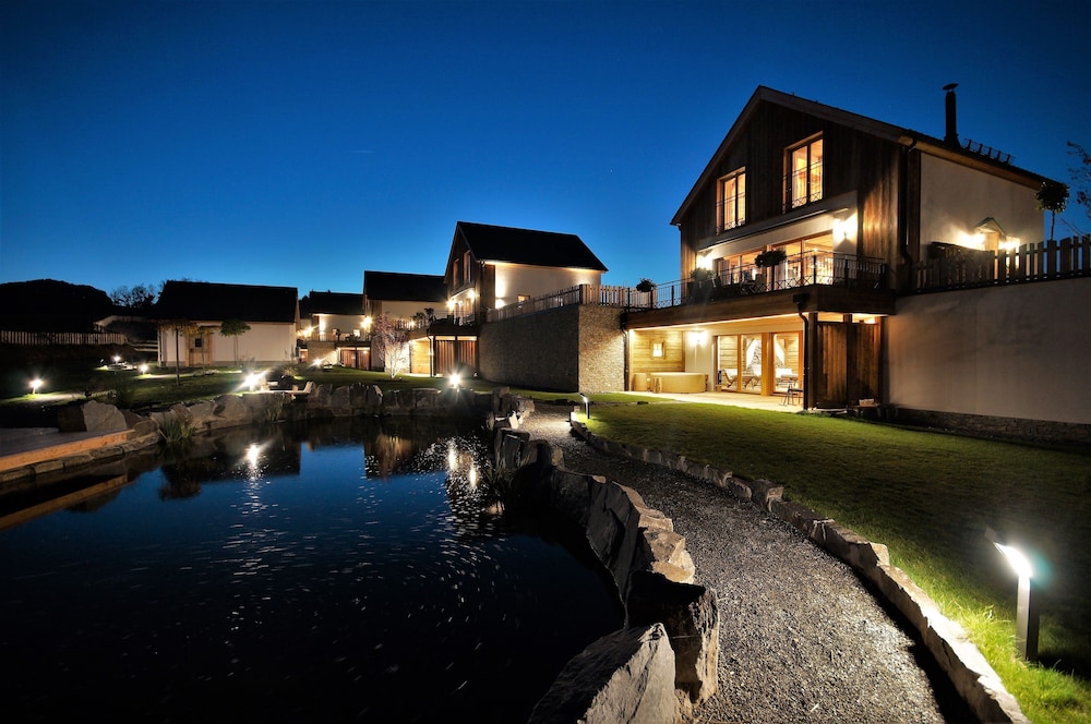 Chalets Petry Spa & Relax — hotel in Tandel
