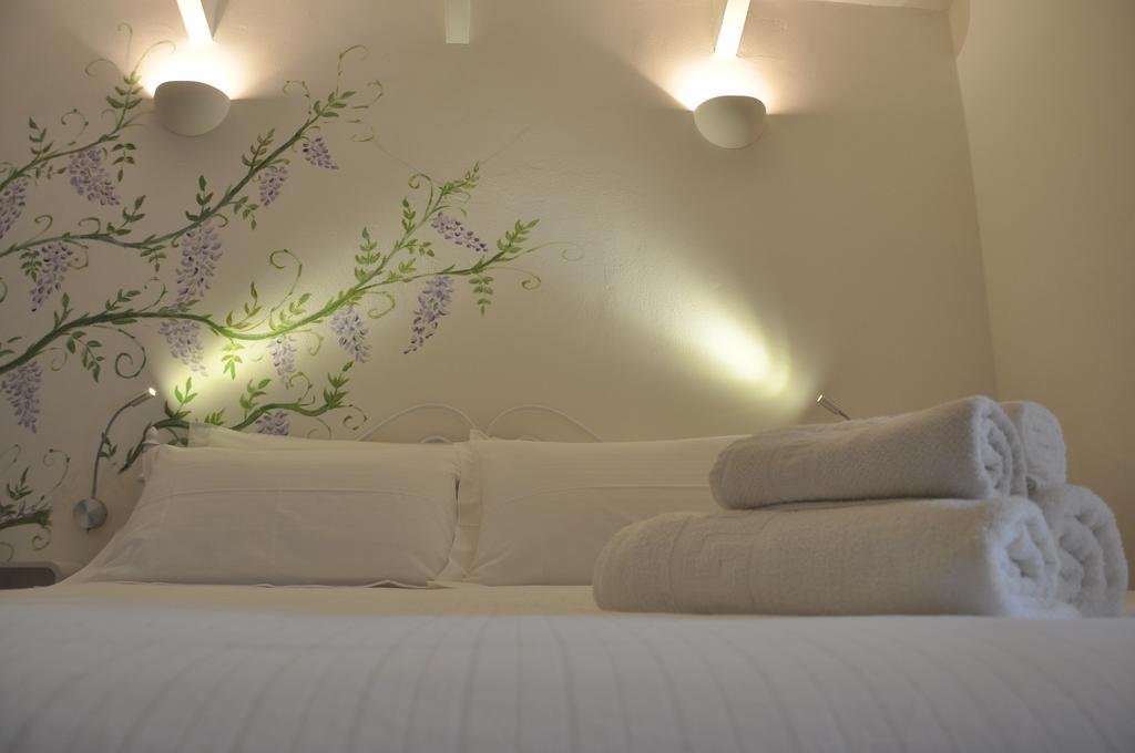La Casetta di Vale — 4-Star Luxury Hotel in Dolceacqua, Italy