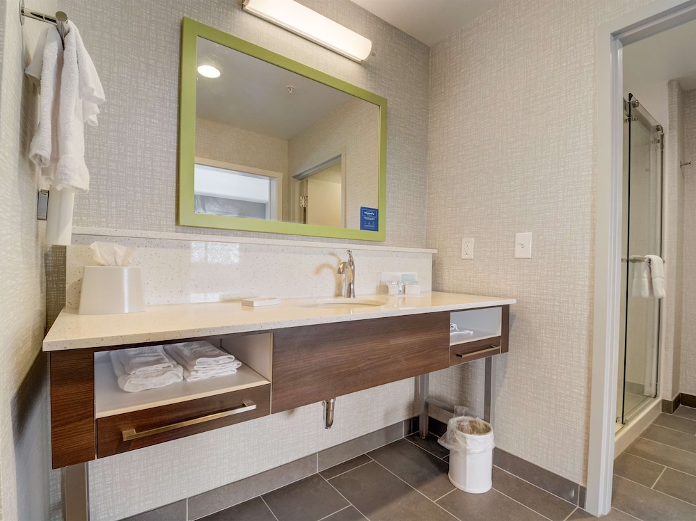 Hampton Inn and Suites Williamstown Ark Encounter - photo 28