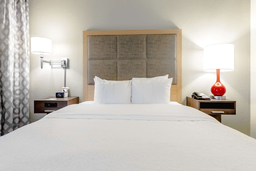 Hampton Inn St. Charles St. Peters - photo 8