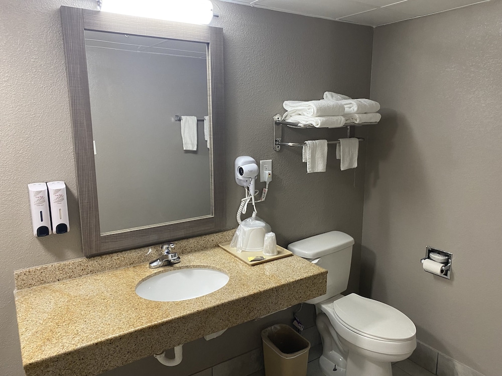 Red Roof Inn Jacksonville AL - photo 14