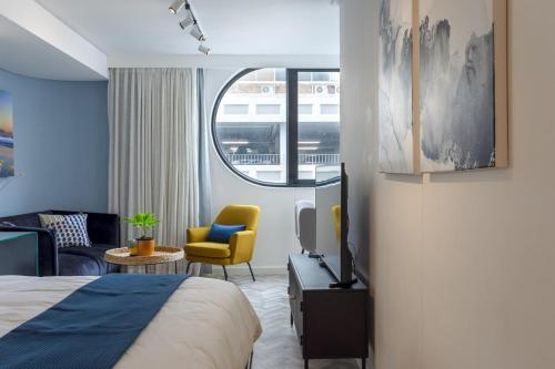 Elegant City Pad
