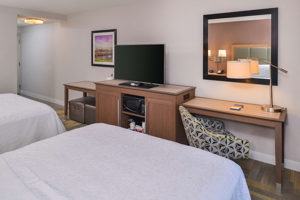 Hampton Inn & Suites Altoona Des Moines - photo 8