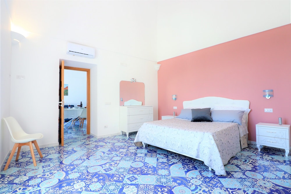 Mary's Apartments — 4-Star Luxury Hotel in Massa Lubrense, Italy