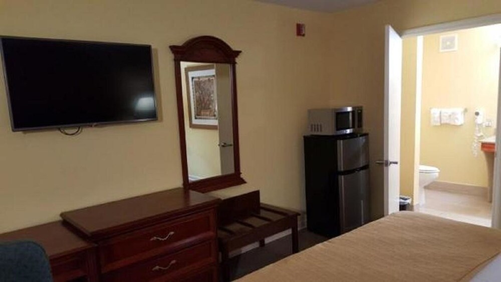 Loyalty Inn Hawkinsville - photo 3