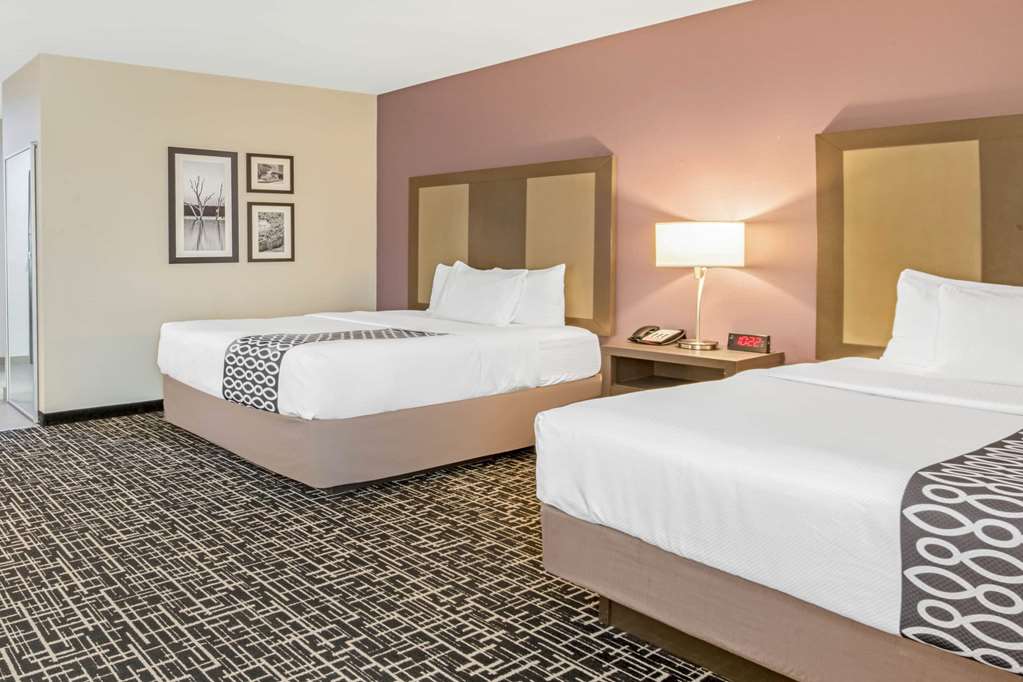 La Quinta Inn & Suites by Wyndham Weatherford OK - photo 10