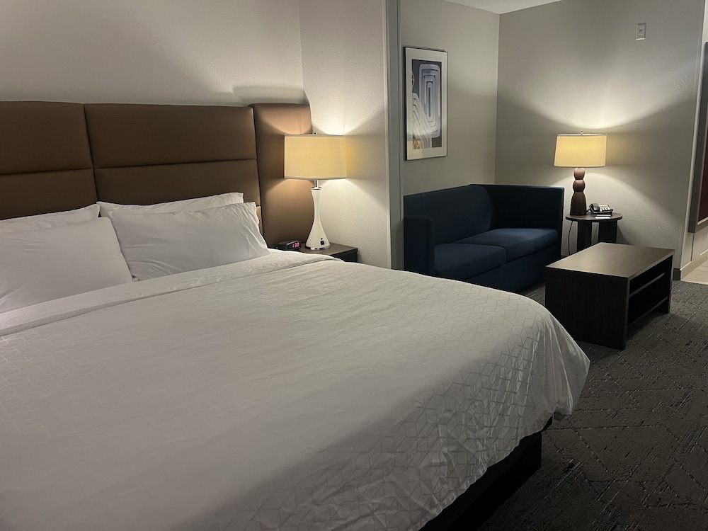 Holiday Inn Express Hotel & Suites St. Paul Woodbury by IHG - photo 14