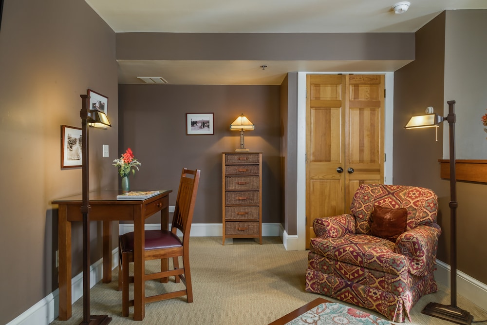 Lake Pointe Inn - photo 24