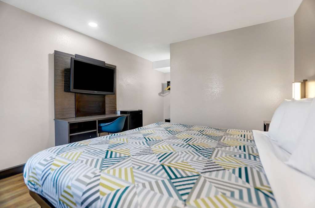 Motel6 San Bernardino CA North - photo 13