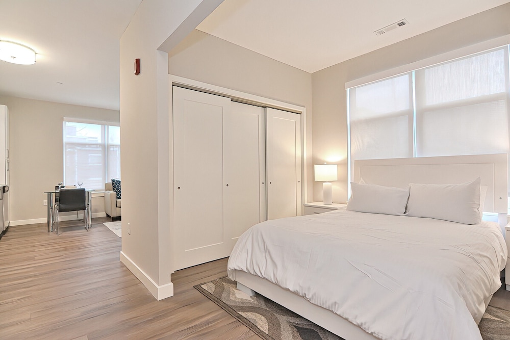 Global Luxury Suites East Boston - photo 11