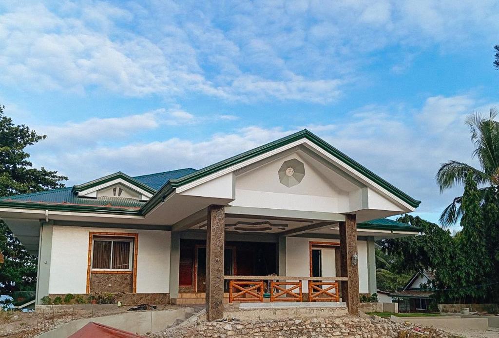 McKinley Grand Marina Hotel and Resort — hotel in Isabela