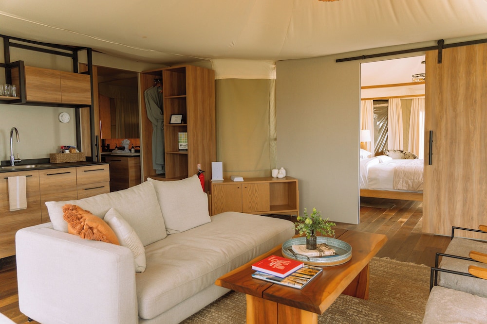 Outdoorsy Hill Country - photo 10