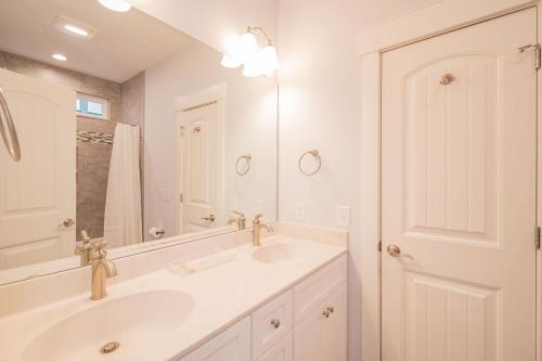 Pier Walker by Oak Island Accommodations - photo 46