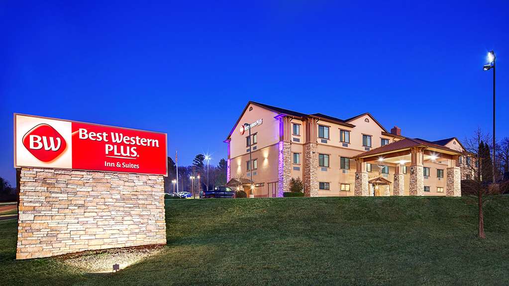 Best Western Plus Royal Mountain Inn & Suites in Athens, United States