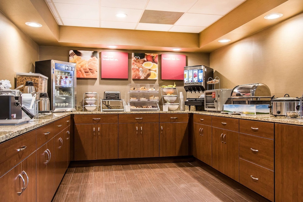 Comfort Suites Effingham Central - photo 33