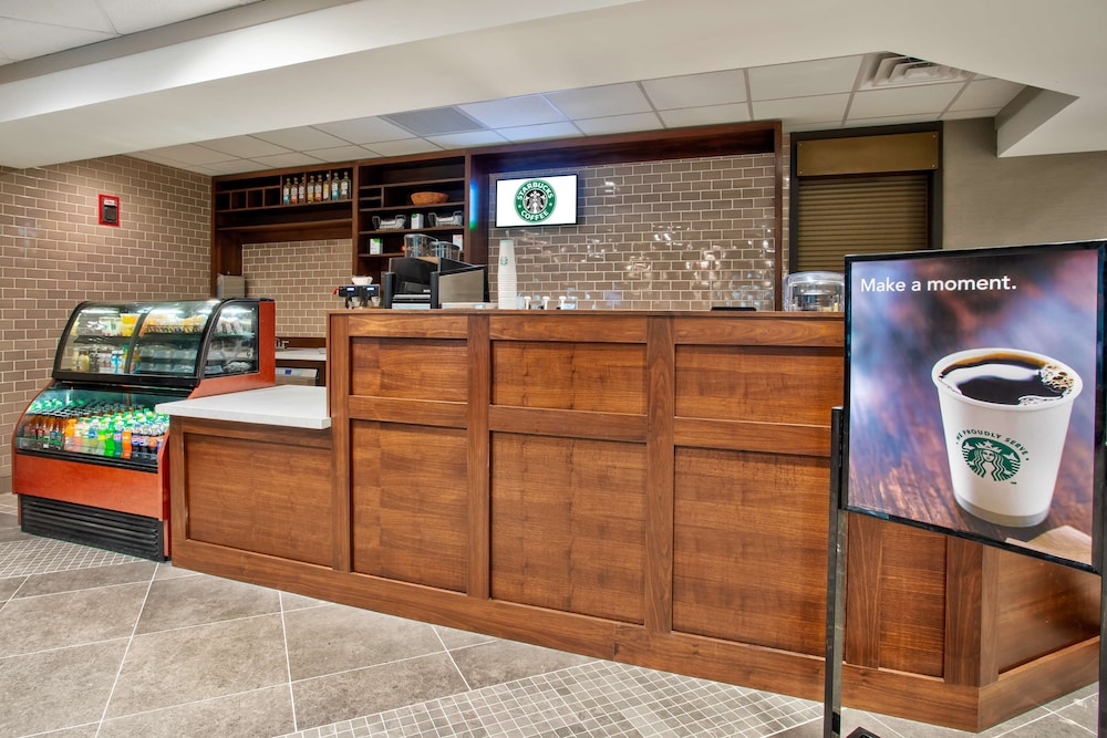DoubleTree by Hilton Lansing - photo 31