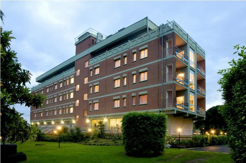 Hotel Bellavista — 4-Star Luxury Hotel in Castelnuovo Di Porto, Italy