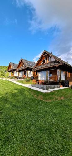 Chaty Trzy 731 950 635 in Lesko, Poland