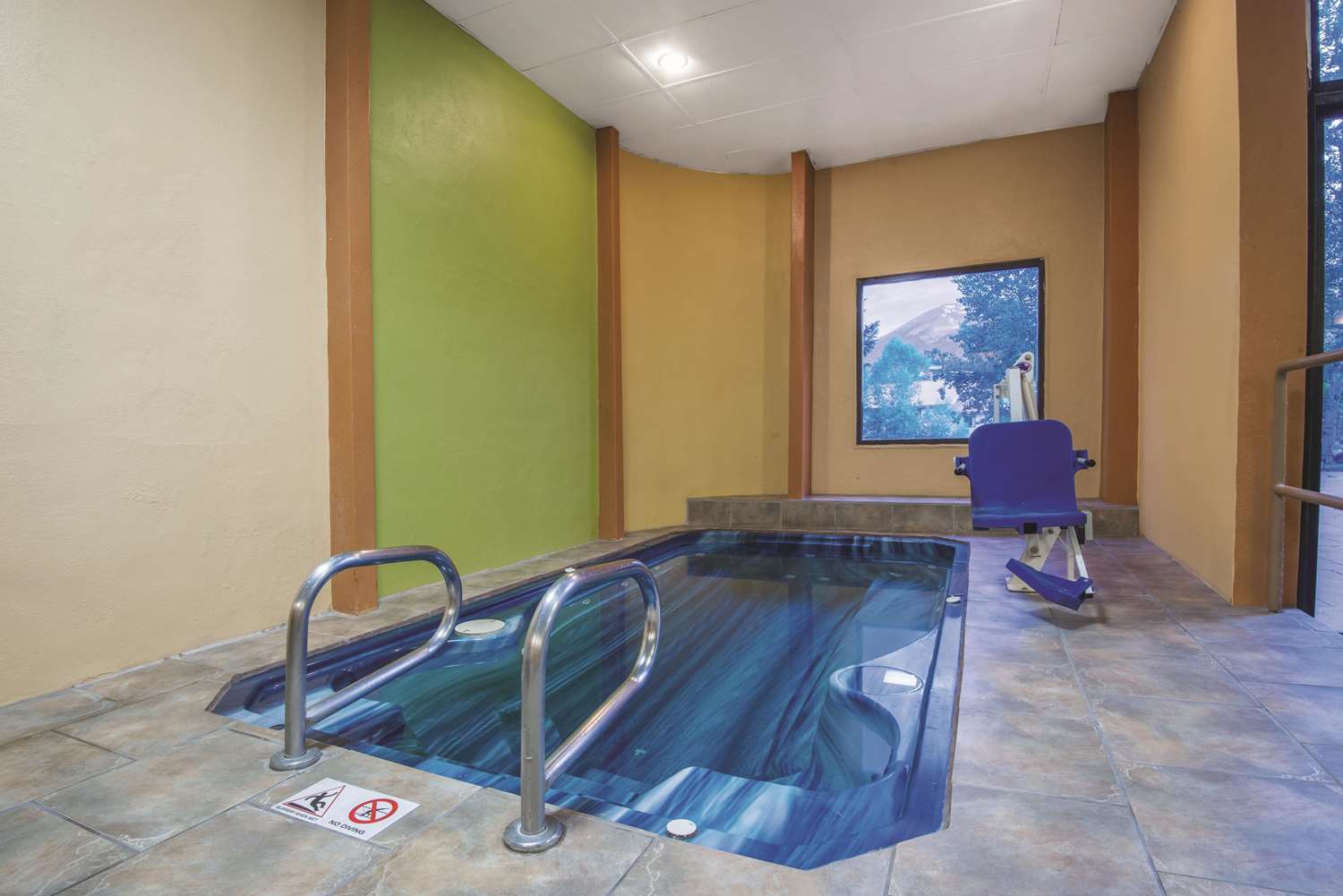 La Quinta Inn & Suites by Wyndham Silverthorne Summit Co - photo 6