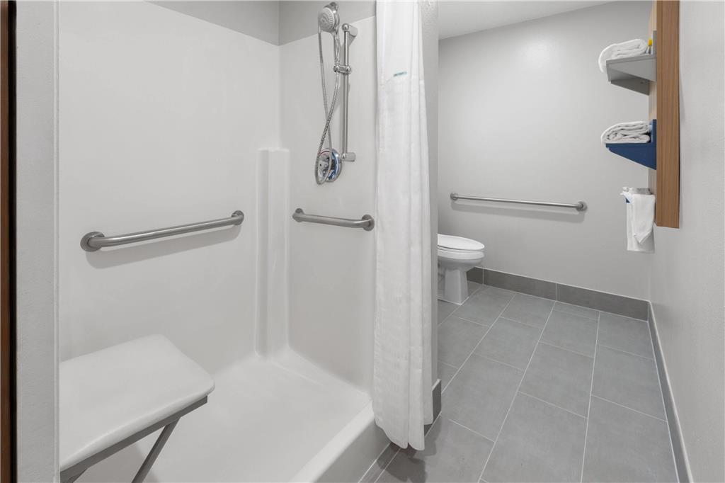 Microtel Inn & Suites by Wyndham Sioux Falls - photo 21