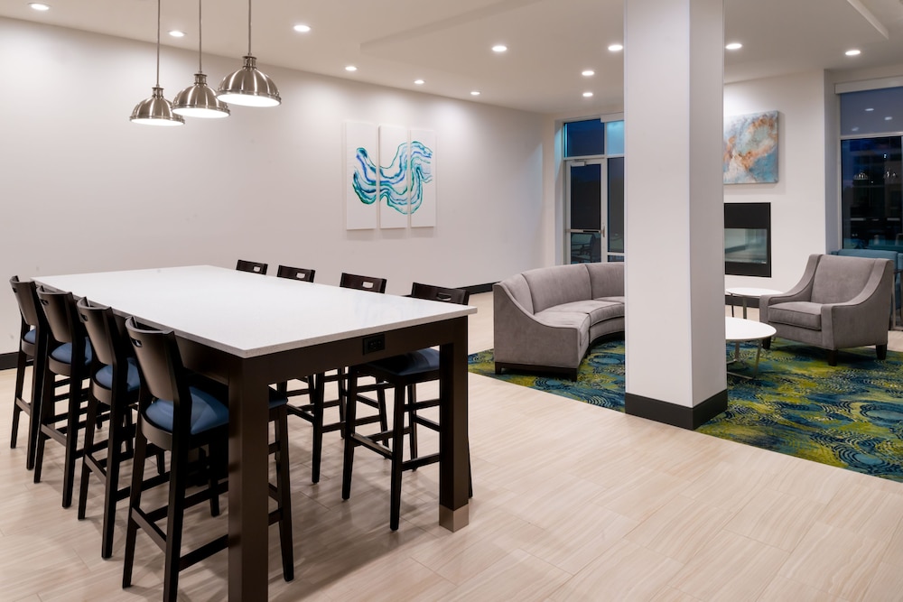 Holiday Inn Hotel & Suites Farmington Hills Detroit NW by IHG - photo 50