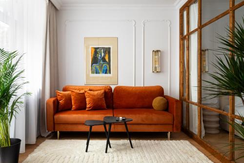 Hoża Modern Apartment by BookingHost — 4-Star Luxury Hotel in Warsaw, Poland