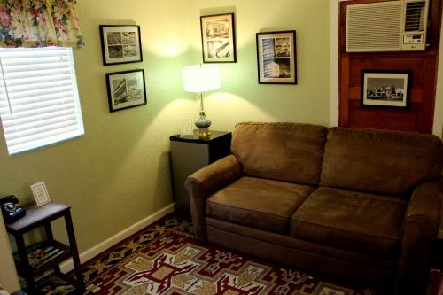 Blue Swallow Motel - photo 6