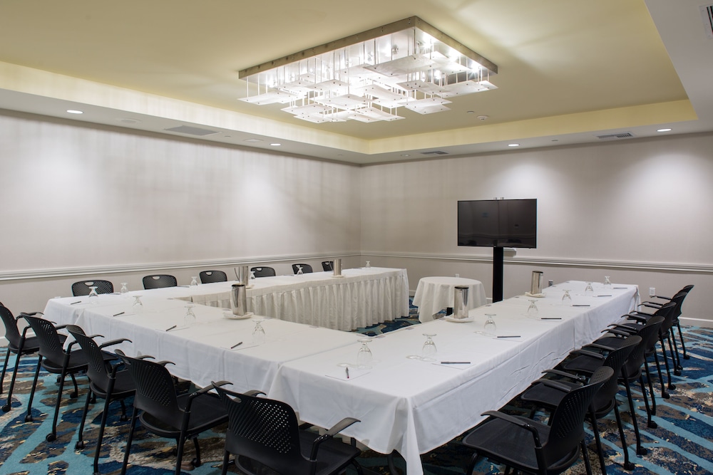 Crowne Plaza Ventura Beach by IHG - photo 93