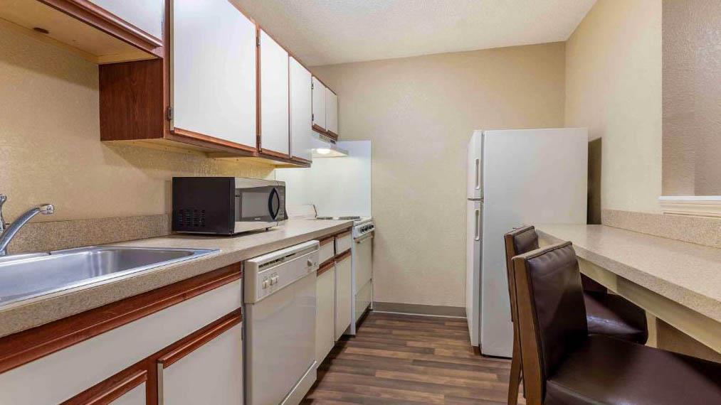 Studio 6 Suites Charlotte NC Tyvola Rd Executive Park - photo 47