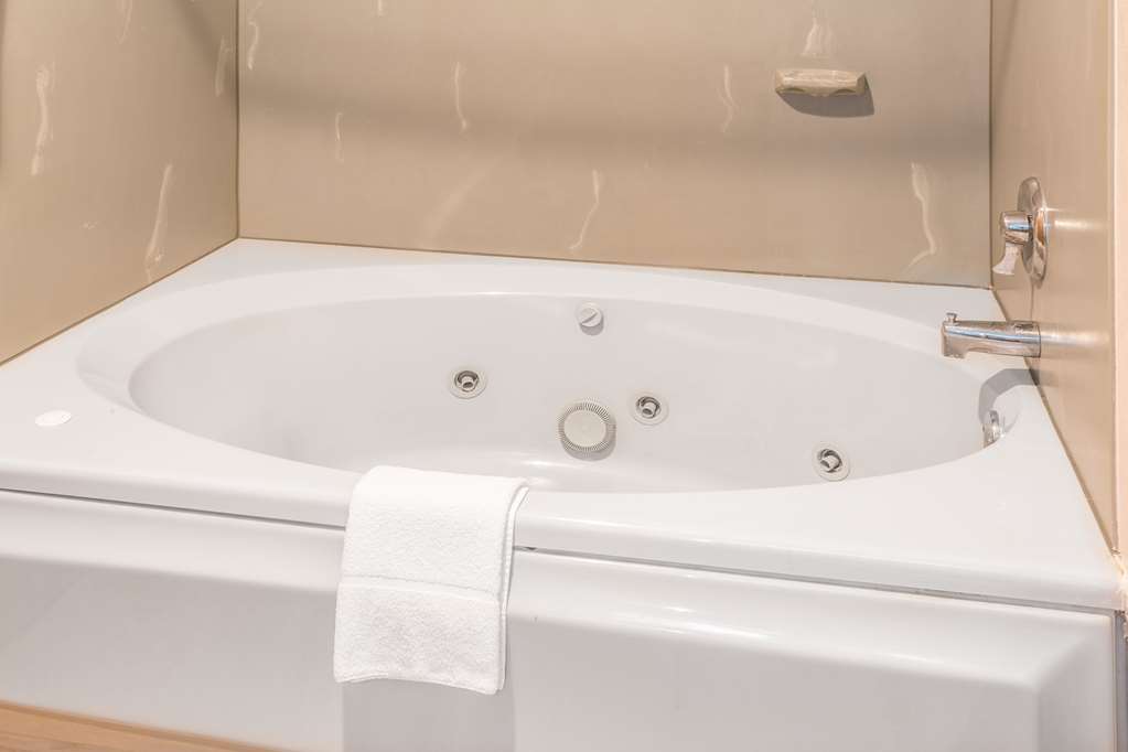 Days Inn by Wyndham Tiffin - photo 8