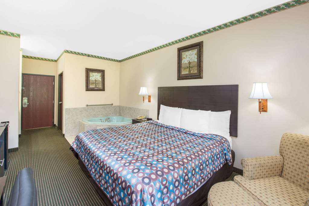 Days Inn by Wyndham Sullivan - photo 13