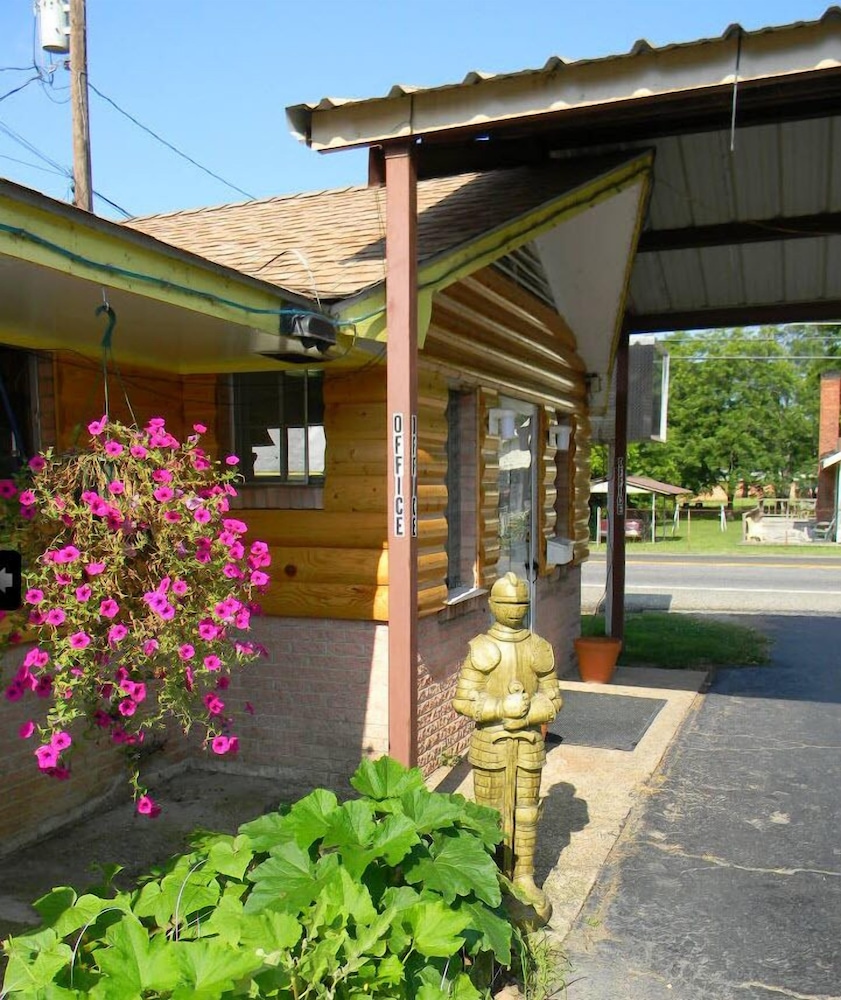 Little Shamrock Motel - photo 33