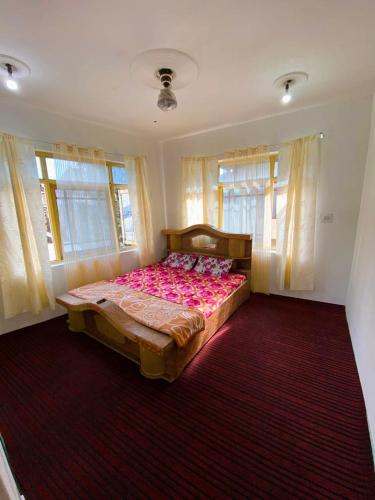 Adeel Homes — 5-Star Luxury Hotel in Srinagar, India