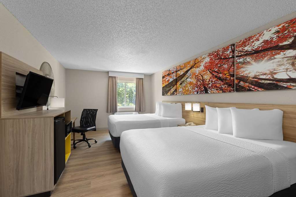 Days Inn by Wyndham Carthage - photo 24