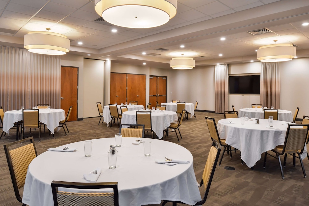 Hampton Inn & Suites Boulder North - photo 44
