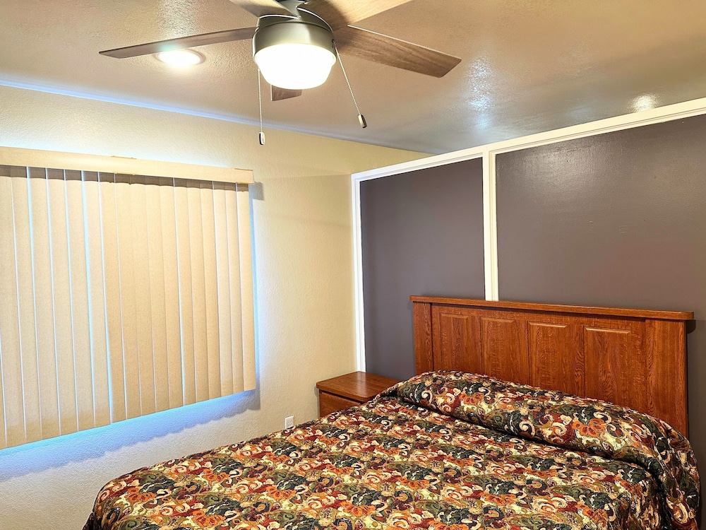 Westerner Motel - photo 10