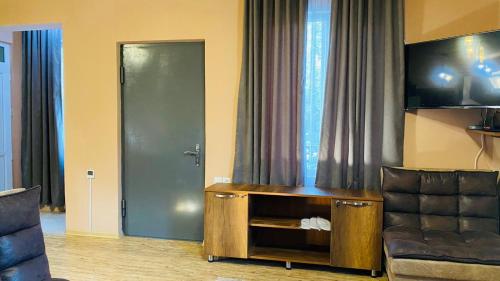 Lela Guest House