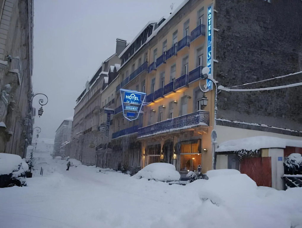 H tel Ast rides Sacca in Cauterets, France