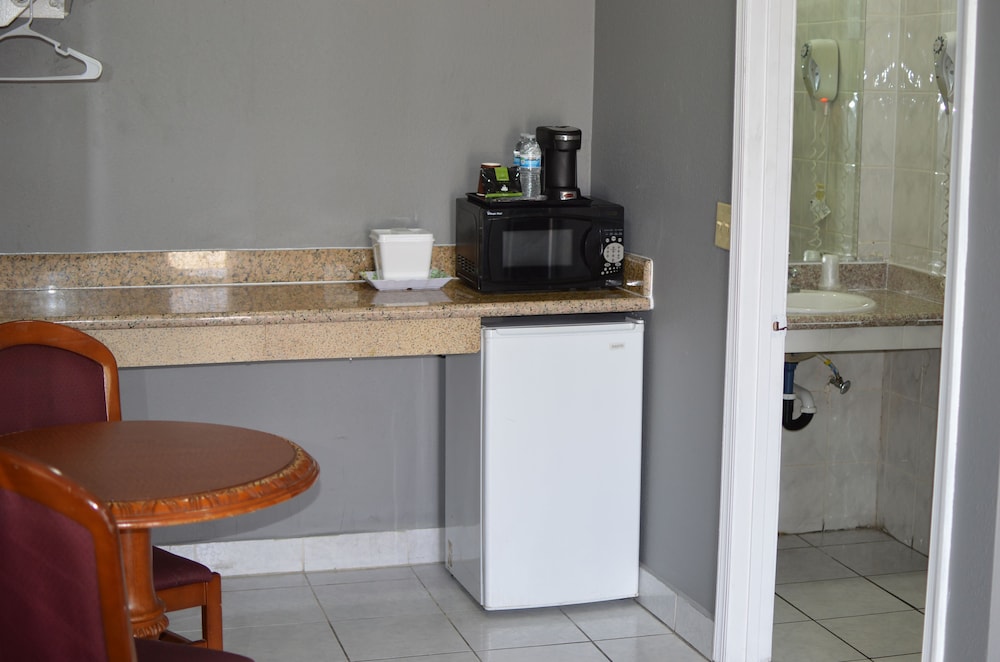 Eagle Inn Motel - photo 23
