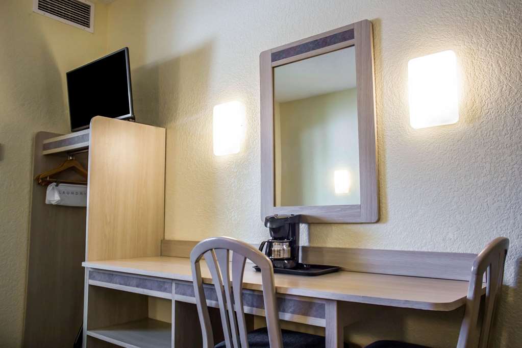 Econo Lodge Meadville PA - photo 14
